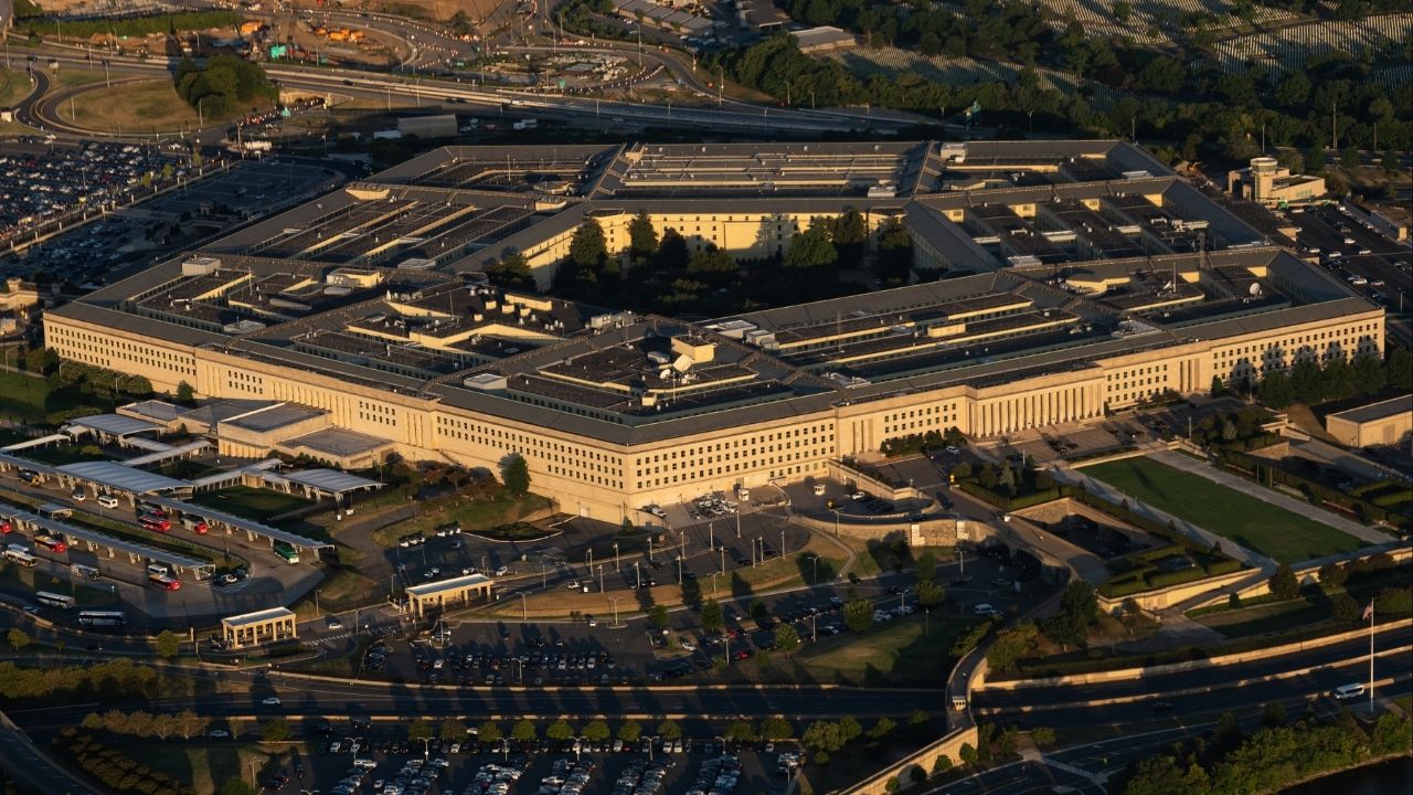 앤스로픽 vs 펜타곤, 내일 법원 심리 — AI 기업과 정부 관계의 분수령