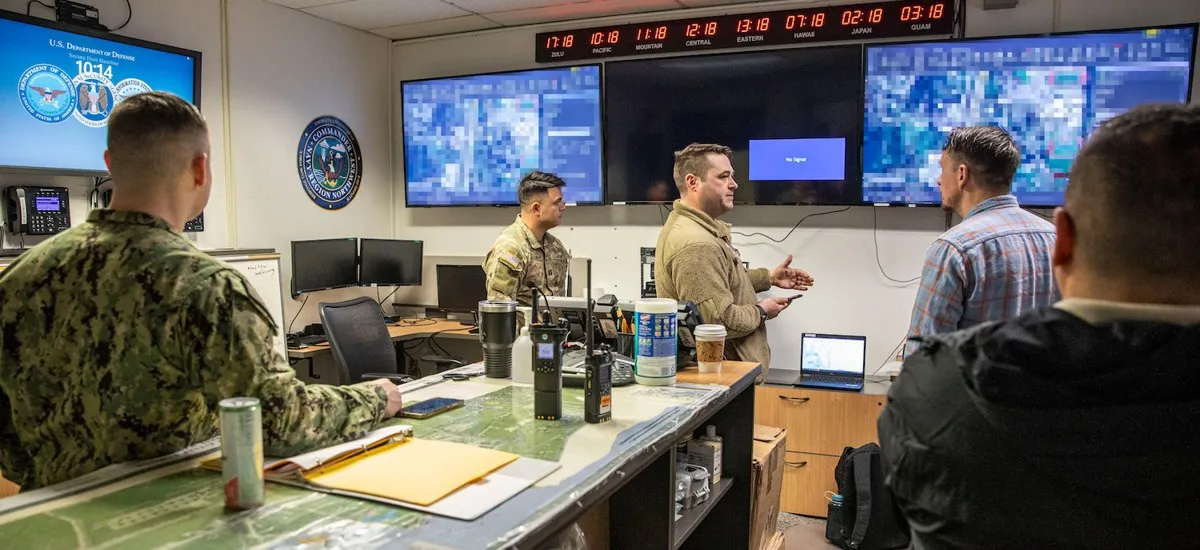 군사 전용 AI 에이전트 'WarClaw' 공개 — 상용 LLM 아첨 성향을 '국가안보 위협'으로 규정